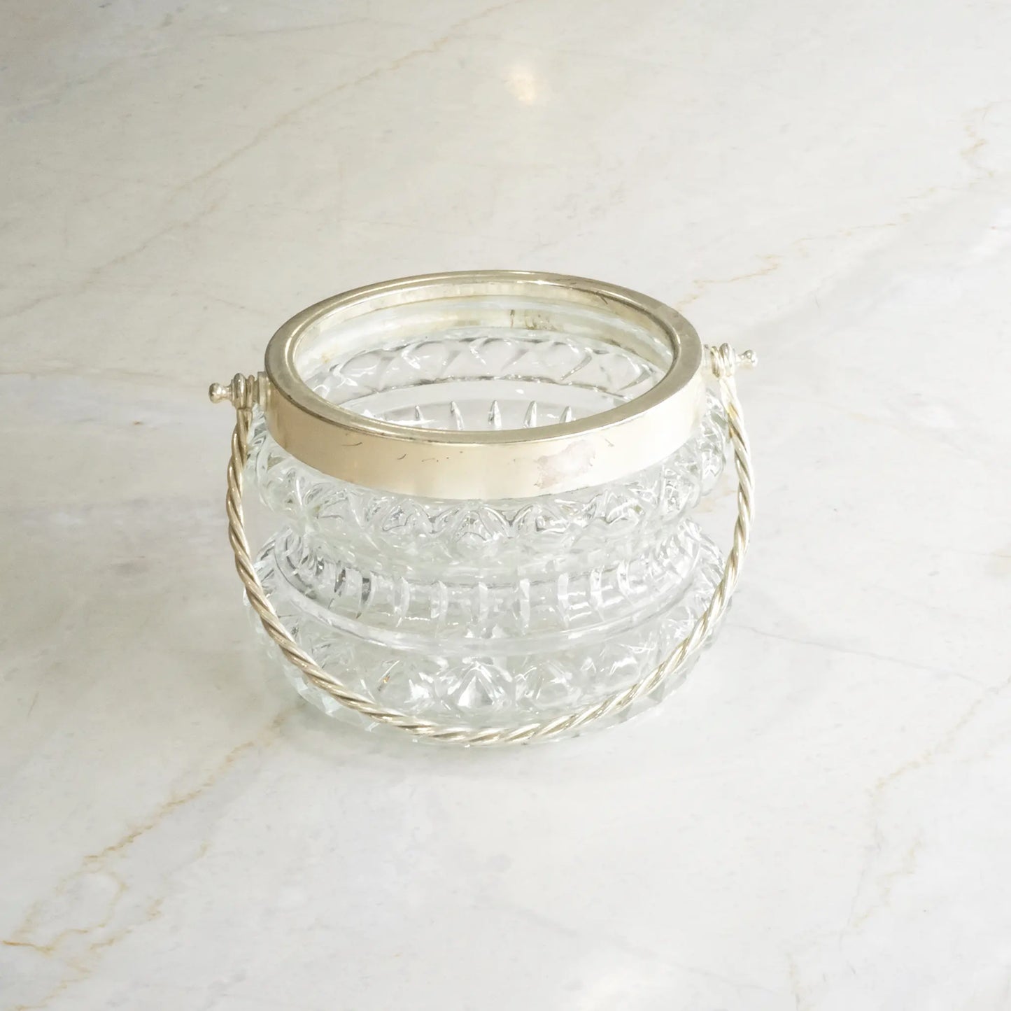 VINTAGE ICE BUCKET WITH HANDLE