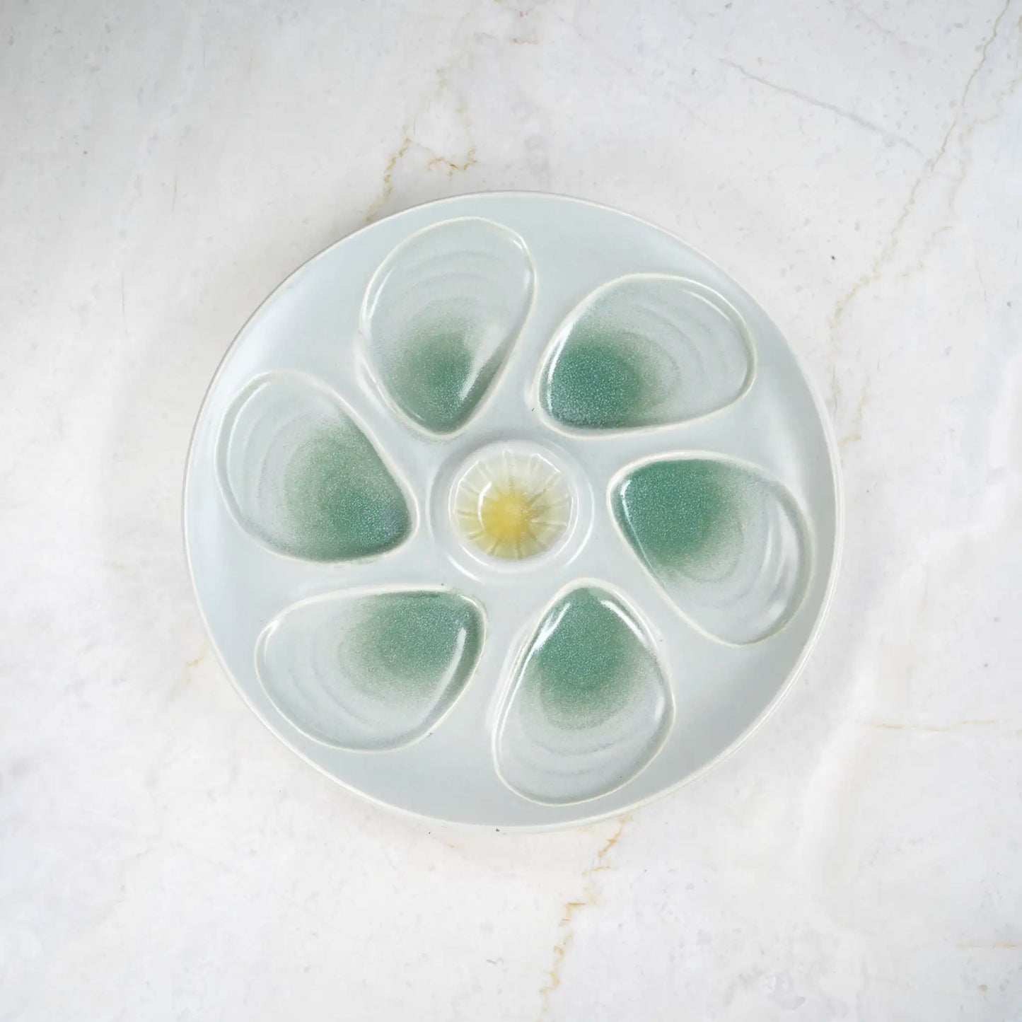 VINTAGE CERAMIC OYSTER PLATE - TEAL