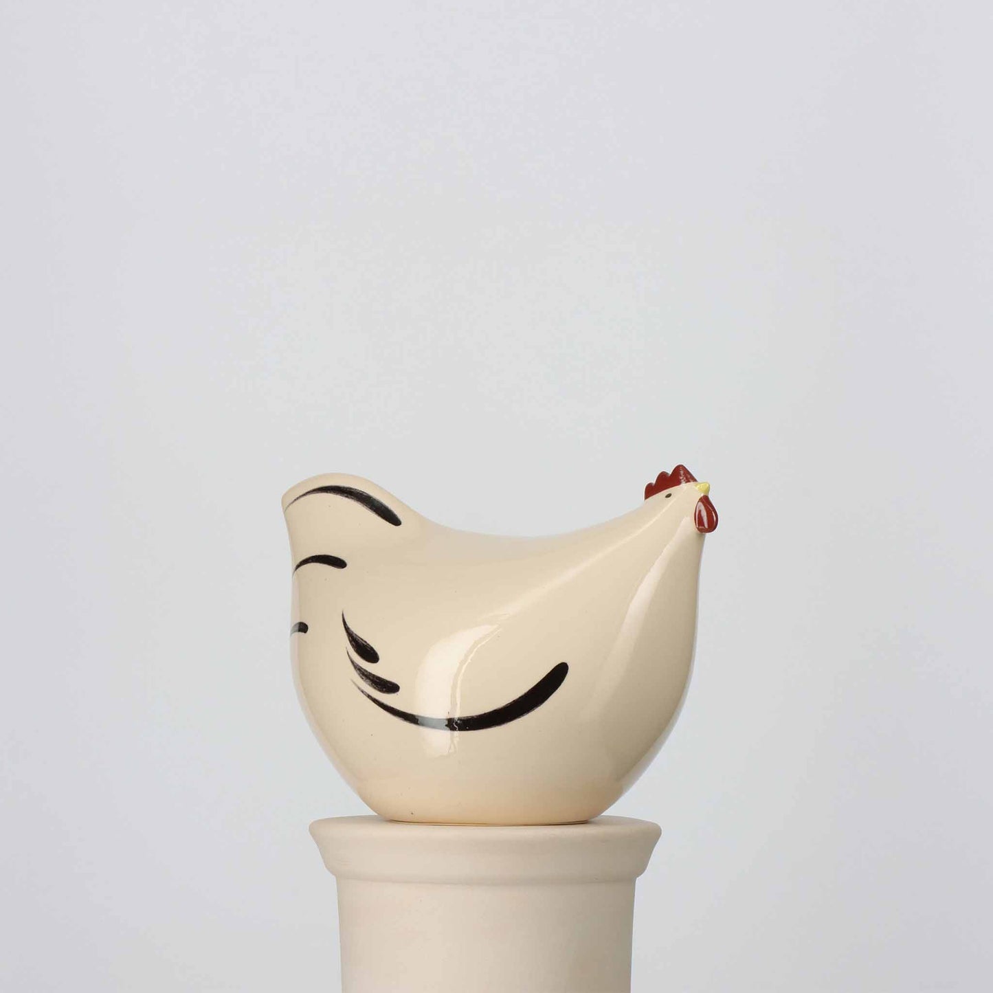 LES CERAMIQUES DE LUSSAN FRENCH POULETTE - MEDIUM SOLID WHITE WITH FEATHERS