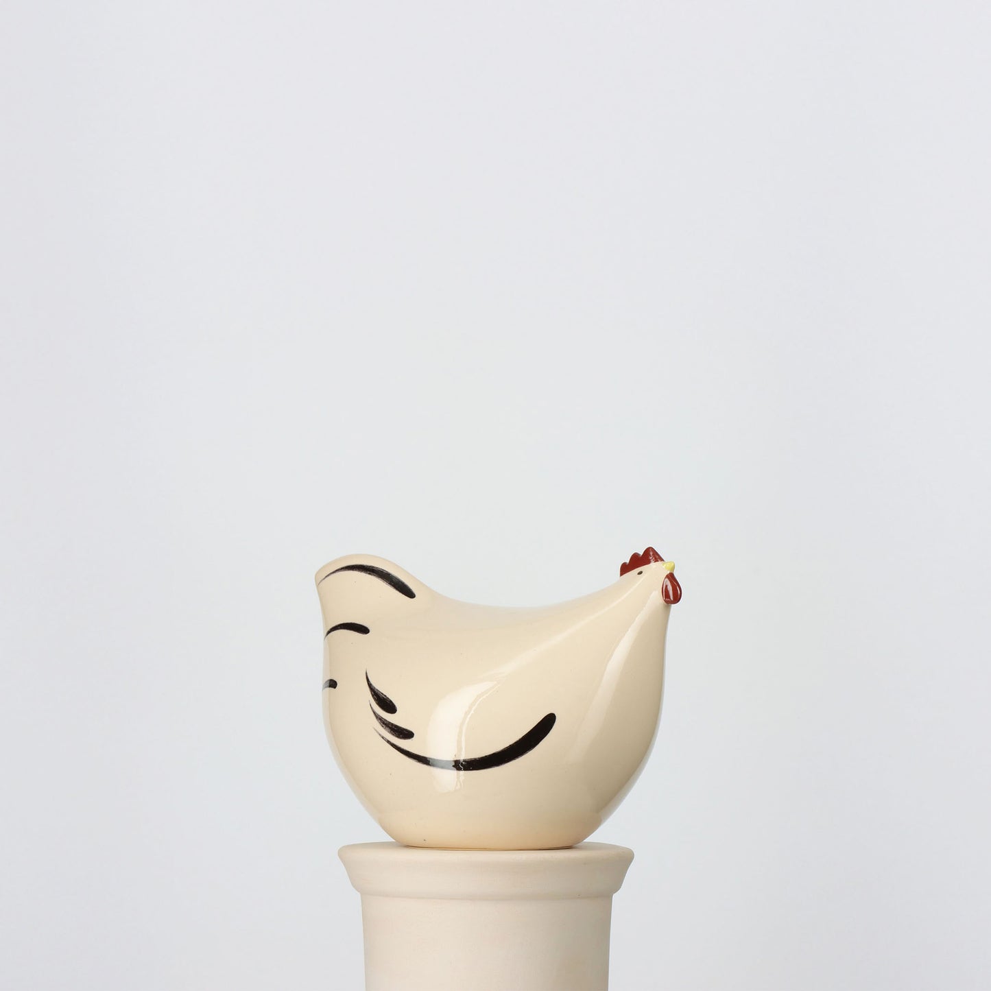 LES CERAMIQUES DE LUSSAN FRENCH POULETTE - SMALL SOLID WHITE WITH FEATHERS